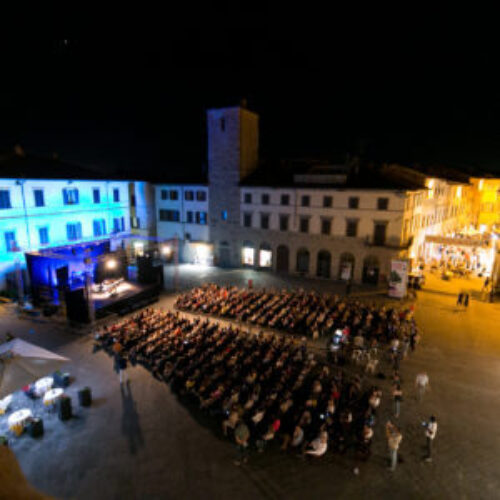 Foto piazza.jpg