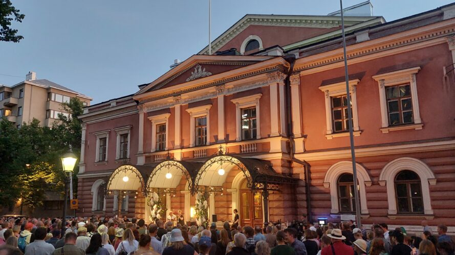 Oopperakesä_Taiteidenyö_2023.jpg