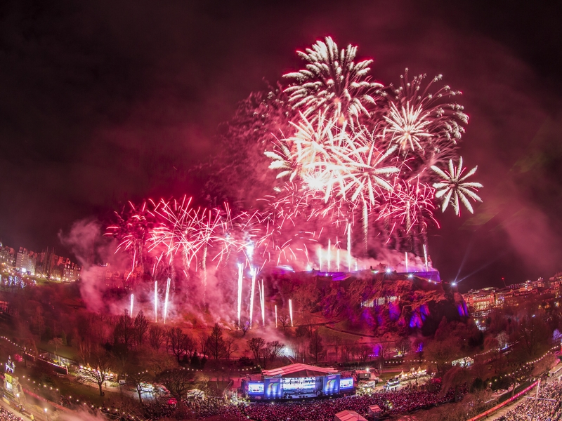 Edinburghs Hogmanay Midnight Moment 1617_credit Keith Valentine.jpg