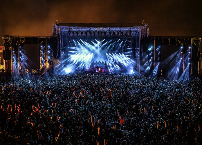 crowd.png