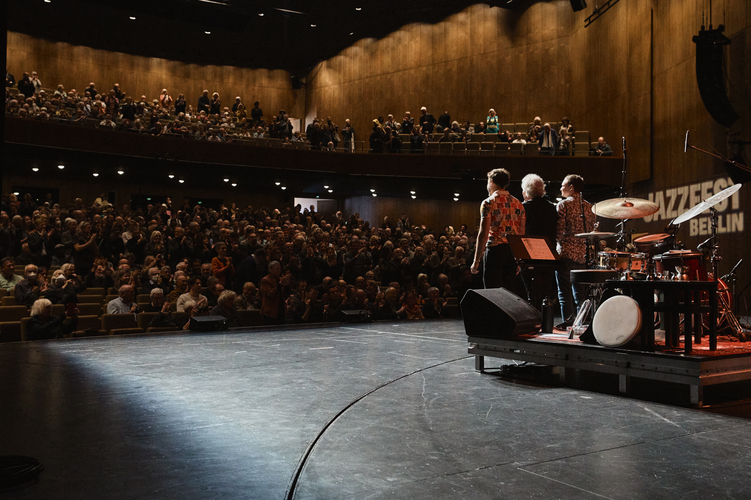 JFB2024_Berliner Festspiele_50941_20241102_Högberg_Extended_Attack-Kühn_French_Trio-Sun_Ra_Arkestra_c_Fabian_Schellhorn_067.jpg