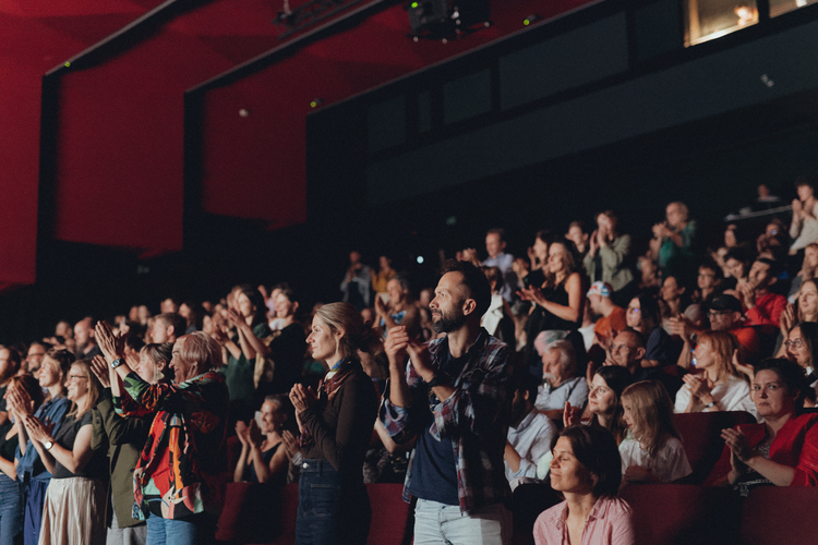 DANCES LIKE A BOMB_51_fot_klaudyna_schubert.jpg