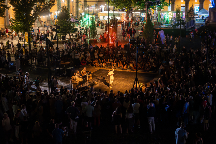 Piazza Ganganelli LA CACHI 12.07-19.jpg